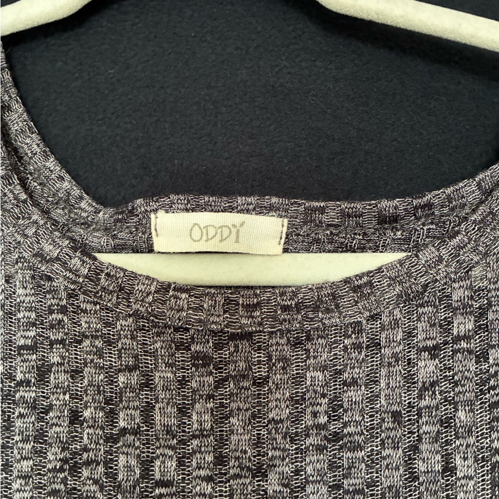 Oddy Top With Assymetrical Hem